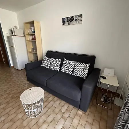 T2 A Cote De La Quartier Des Quilles Apartment *
